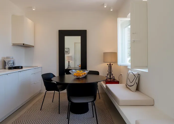 Noble 7 - Adults Only - Onar Collection 4*